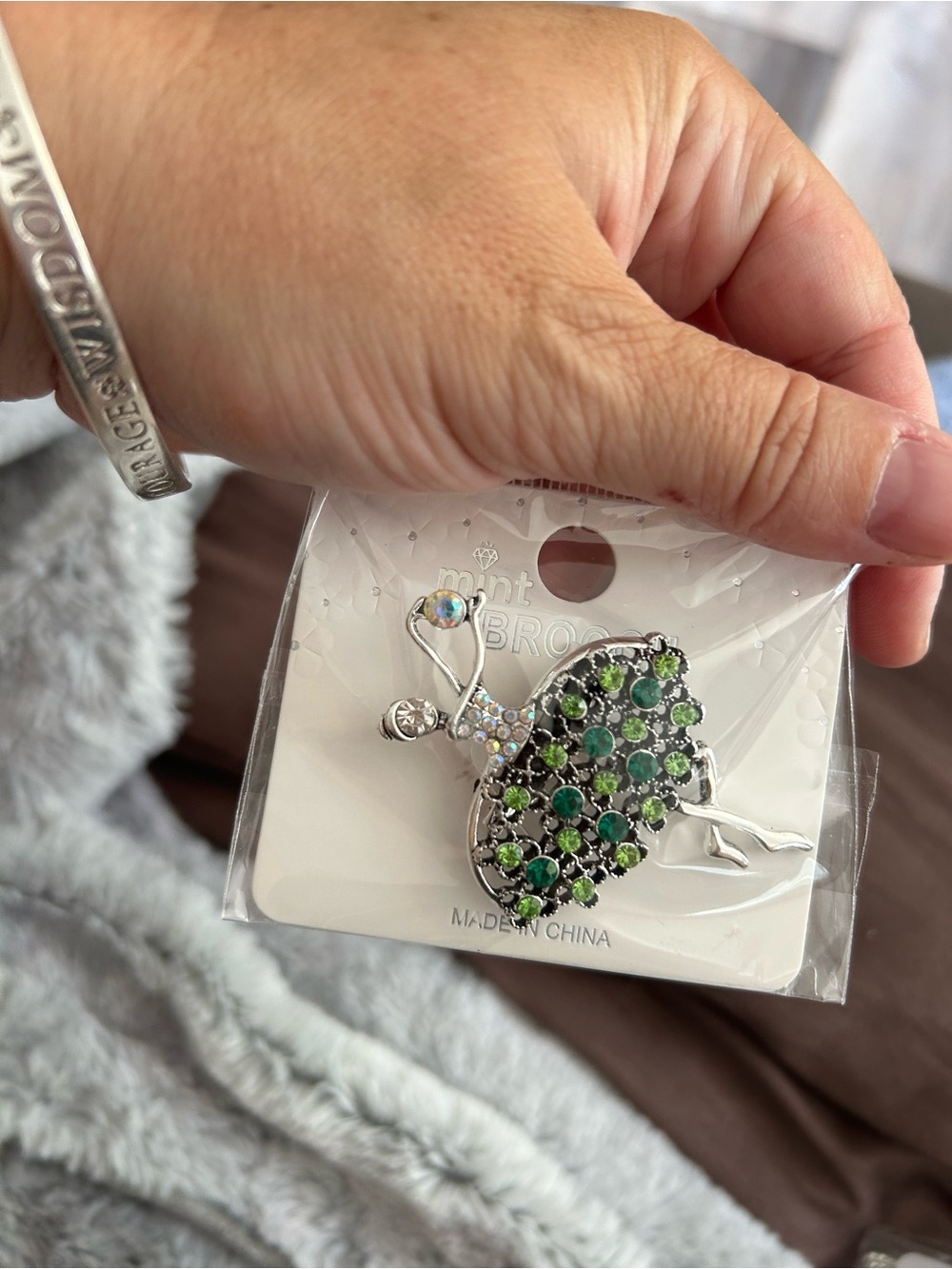 🔥$4 Green Crystal Swan Brooch – Unbranded Silver Tone